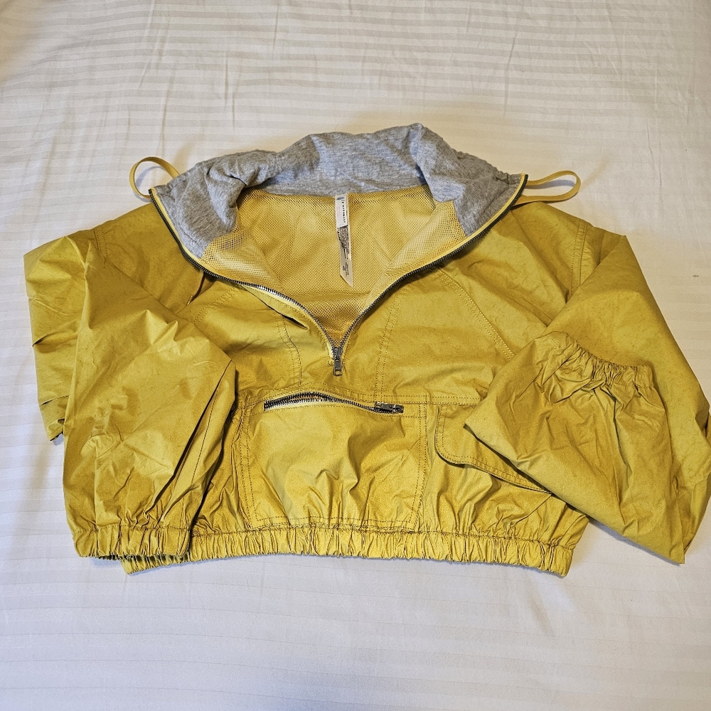 FREE PEOPLE MOVEMENT New Without Tags Reflective running jacket. Wind&rain proof